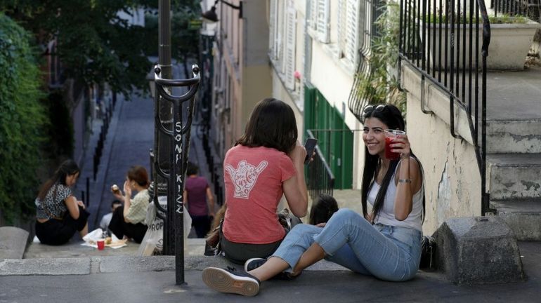 Déconfinement : les Français renouent avec leurs parcs, colère chez Renault