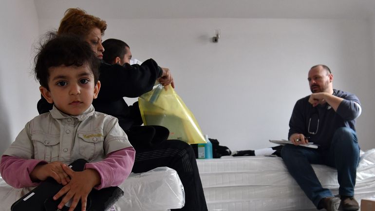 La Grèce maintient le confinement des demandeurs d'asile sur les îles