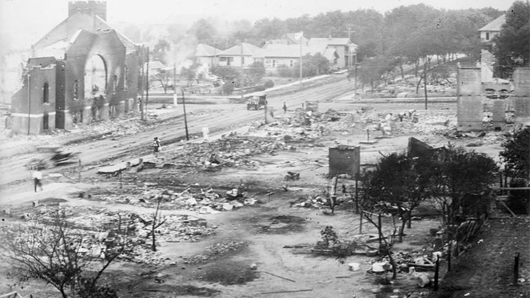 La douleur des rescapés 100 ans après le massacre raciste de Tulsa aux États-Unis : 