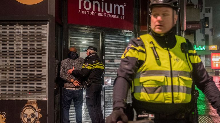 Après les émeutes contre le couvre-feu aux Pays-Bas, Turnhout et le nord du pays craignent aussi des incidents