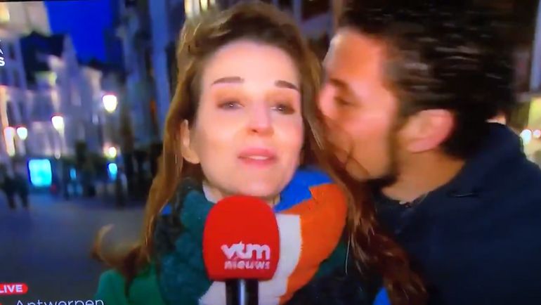 Un homme embrasse une journaliste de VTM en direct, la chaîne porte plainte contre lui