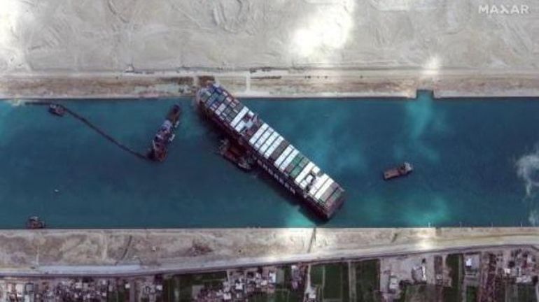 La Russie vient en aide à l'Egypte pour débloquer le canal de Suez, bloqué par un porte-conteneurs