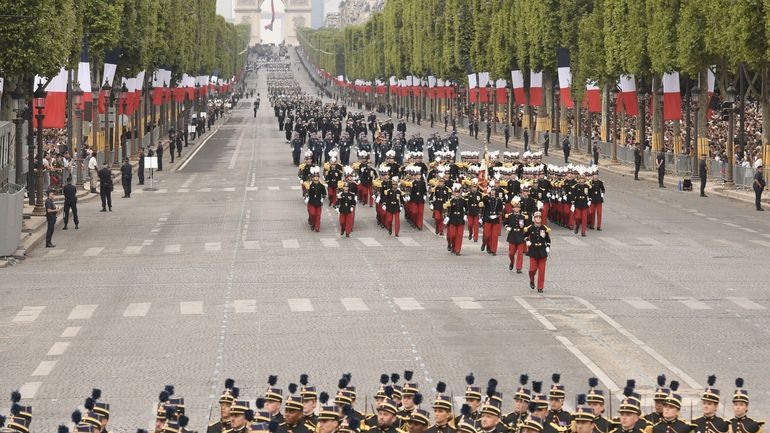France: le défilé du 14 juillet remplacé par une cérémonie militaire
