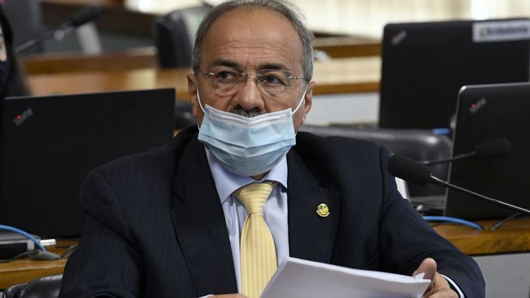 Brésil : des liasses de billets dans le caleçon d'un sénateur