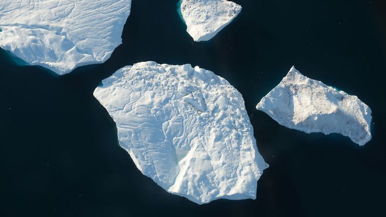 Groenland : la calotte glacière a connu une fonte sans précédent depuis 12.000 ans, selon une étude
