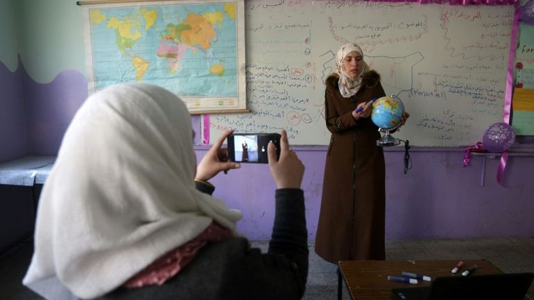 Coronavirus en Syrie : le pari ardu de l'éducation en ligne dans un pays dévasté