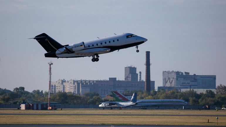 L'avion de l'opposant russe Navalny, soupçonné d'avoir été empoisonné, s'est envolé vers l'Allemagne