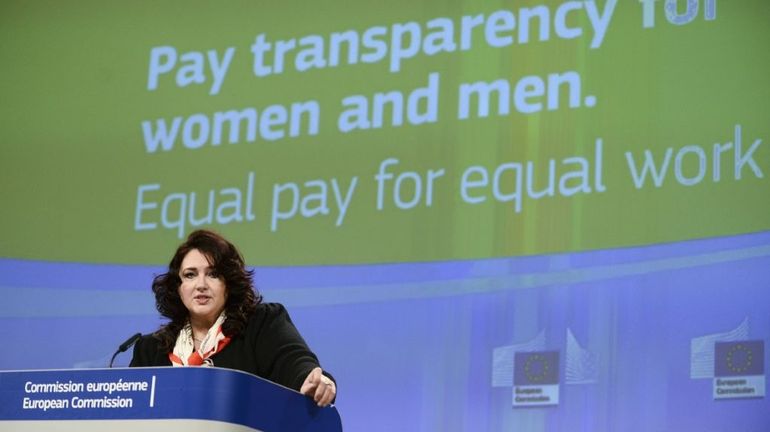 Egalité salariale hommes/femmes: la Commission européenne préconise des amendes