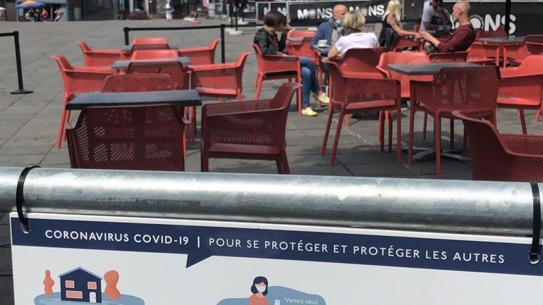 Le contrôle des consignes covid renforcé sur le Marché aux Herbes à Mons