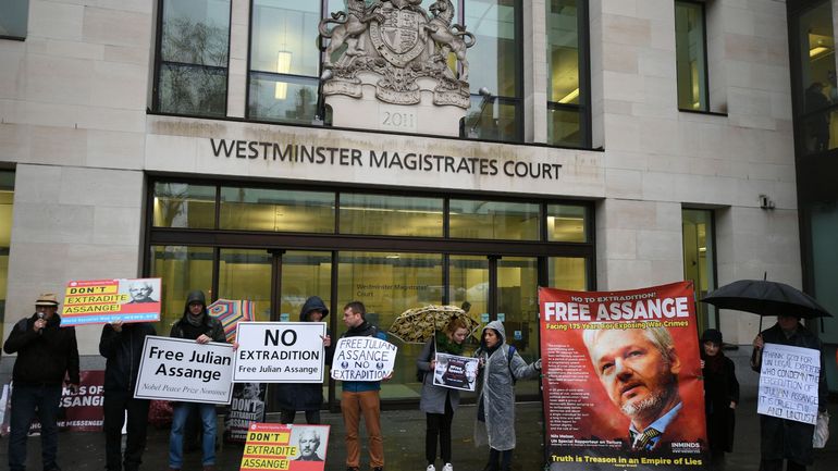 L'examen de la demande d'extradition d'Assange suspendue à cause du coronavirus
