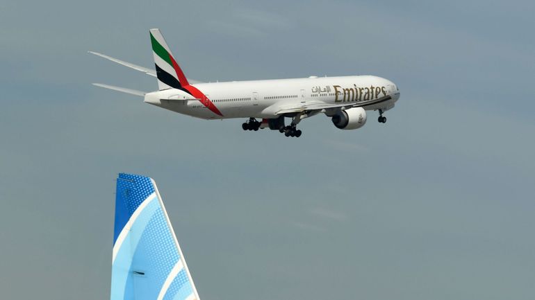 Coronavirus: la compagnie Emirates annonce des suppressions d'emploi, sans dire combien
