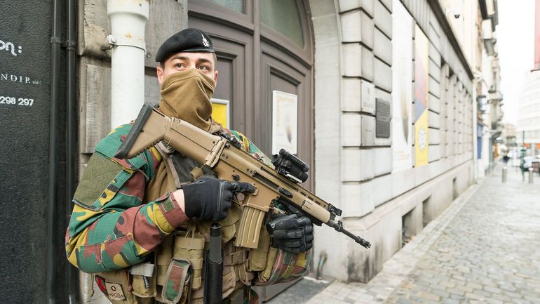 Le conseil des ministres prolonge la présence des militaires en rue jusque début mars