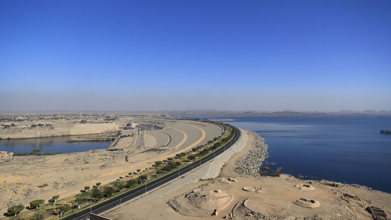 Egypte : 50 ans après, le barrage d'Assouan est toujours contesté