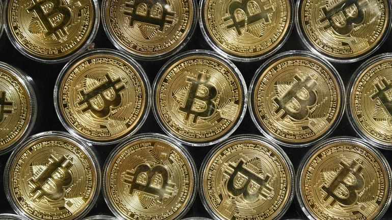 Flambée du bitcoin : l'ensemble du marché dépasserait les 1000 milliards de dollars