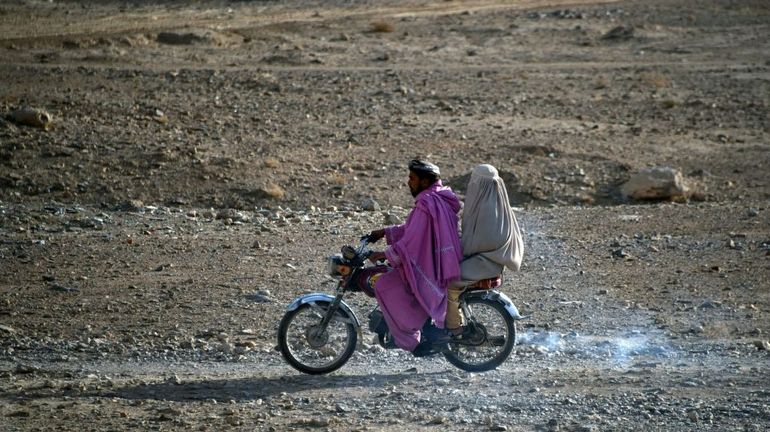 En Afghanistan, les talibans s'en prennent aux ONG venant en aide aux femmes
