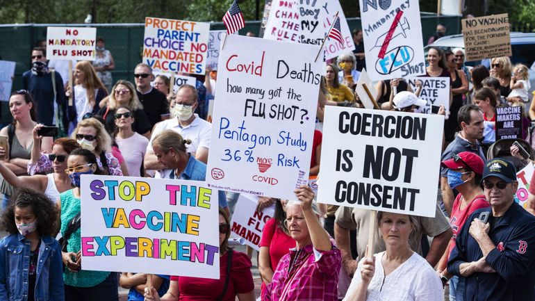 Coronavirus : manifestation à Boston contre la vaccination grippale obligatoire