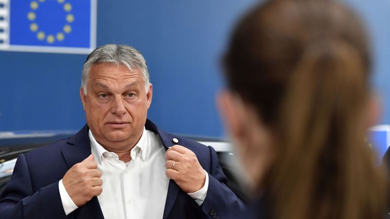 Sommet européen: le Hongrois Viktor Orban se dit prêt à rester une semaine à Bruxelles et s'en prend à Mark Rutte