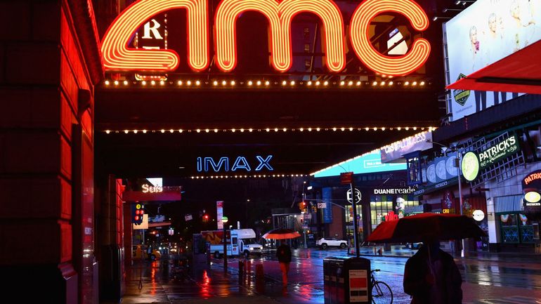 Fermés pendant un an à cause de la pandémie, les cinémas autorisés à rouvrir à New York