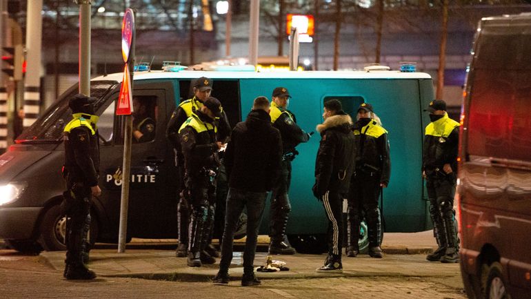 Emeutes aux Pays-Bas : la police néerlandaise met un terme à une nouvelle manifestation à Maastricht
