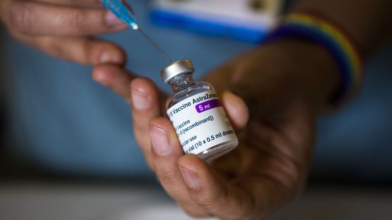 Coronavirus : AstraZeneca soumet à l'EMA une demande d'autorisation de son vaccin