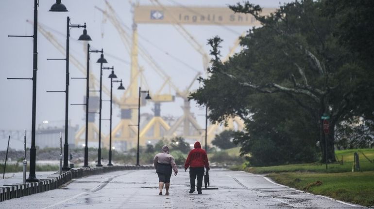 Etats-Unis : l'ouragan Sally touche terre en Alabama