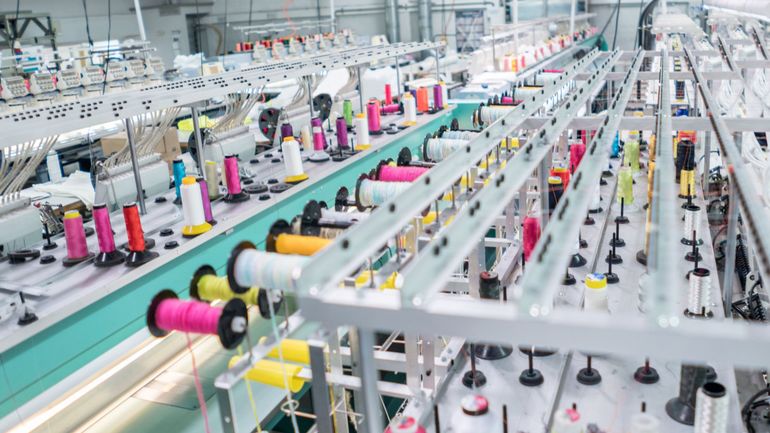 Industrie textile : une enquête pointe du doigt les conditions de travail dans deux entreprises belges installées en Roumanie