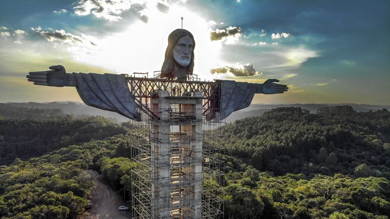 Brésil : une petite ville du sud construit une statue du Christ dont la hauteur dépassera celle de Rio (photos)