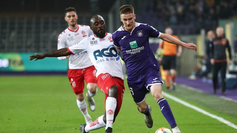 L'AC Milan s'intéresse également à Saelemaekers pour le flanc droit