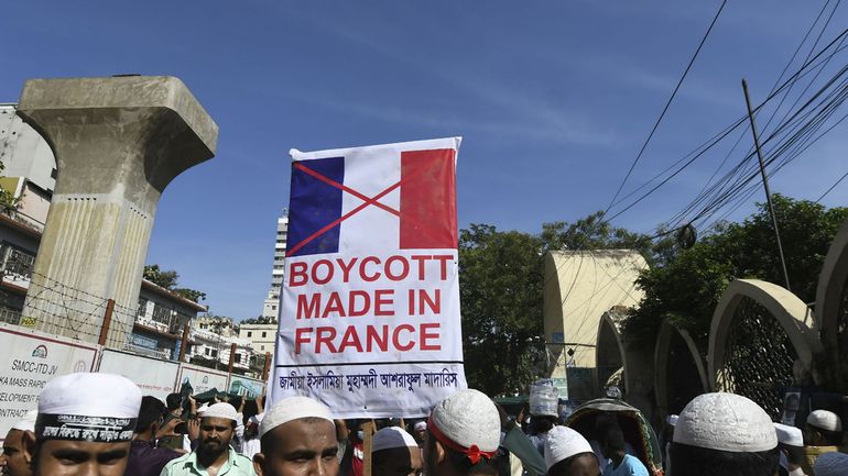 Caricatures de Mahomet : plus de 50.000 manifestants contre la France au Bangladesh