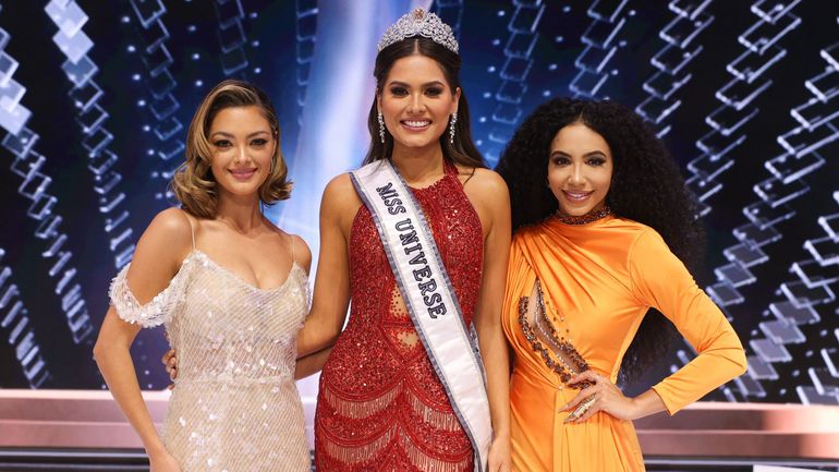 Miss Mexique couronnée Miss Univers