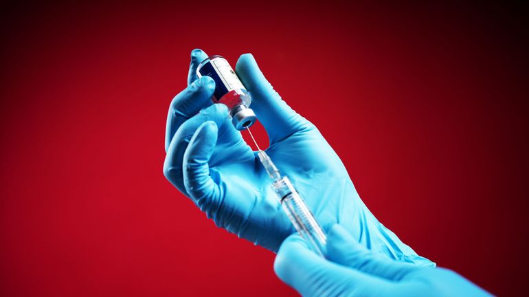 Futur vaccin contre le coronavirus : il n'y aura pas moins de contrôles 