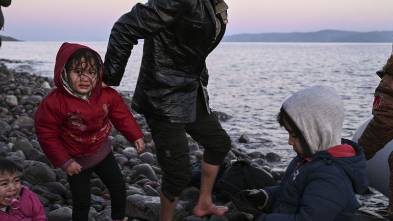 A Lesbos, les autorités ne savent que faire des réfugiés qui arrivent chaque jour