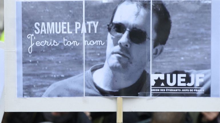 Assassinat du professeur Samuel Paty en France: la collégienne à l'origine de la polémique reconnaît avoir menti