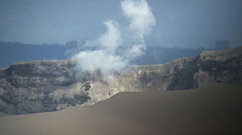 Philippines: le risque d'éruption majeure du volcan Taal diminue, des milliers d'habitants rentrent chez eux