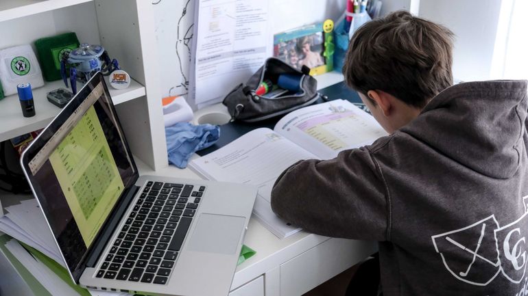 Enseignement secondaire: la FWB va aider les communes à assurer des remédiations cet été