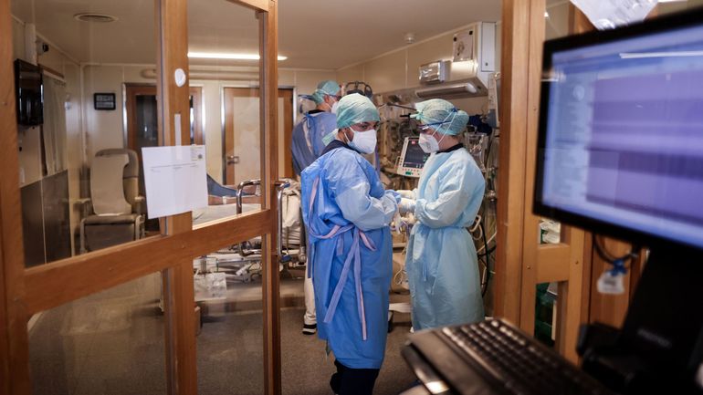 Coronavirus en Belgique : le cap des 10.000 nouveaux cas quotidiens en moyenne à nouveau dépassé