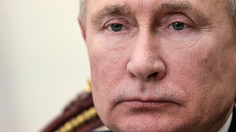 Fusillade à Kazan : Poutine veut revoir les règles du port d'armes