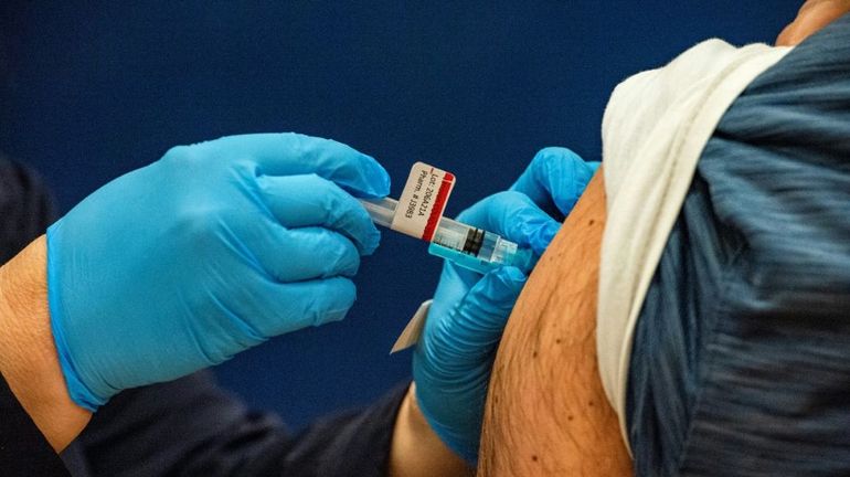 Selon une étude, seul un très petit nombre de personnes vaccinées sont quand même infectées par le Covid-19