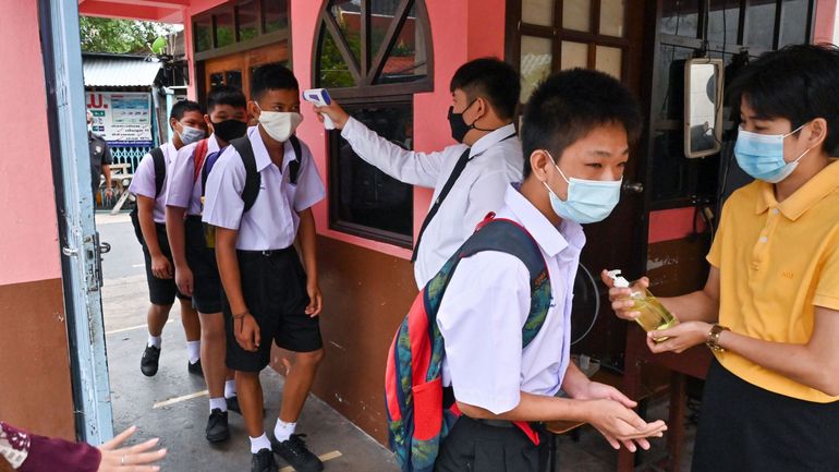 Coronavirus en Thaïlande : réouverture des écoles et bars, et des frontières pour certains voyageurs