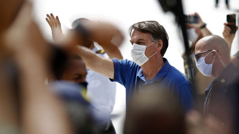 Coronavirus au Brésil : Bolsonaro s'offre un bain de foule, au diable les gestes barrières