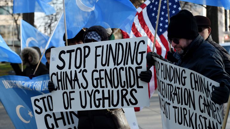 Ouïghours : la Chine loue sa politique de 