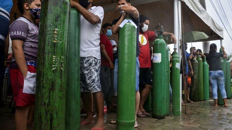 Coronavirus au Brésil: l'oxygène est devenu une denrée rare dans Manaus asphyxiée