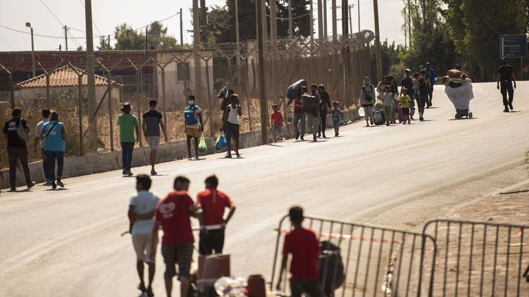 À Lesbos, les rues progressivement vidées de milliers de réfugiés sans abri