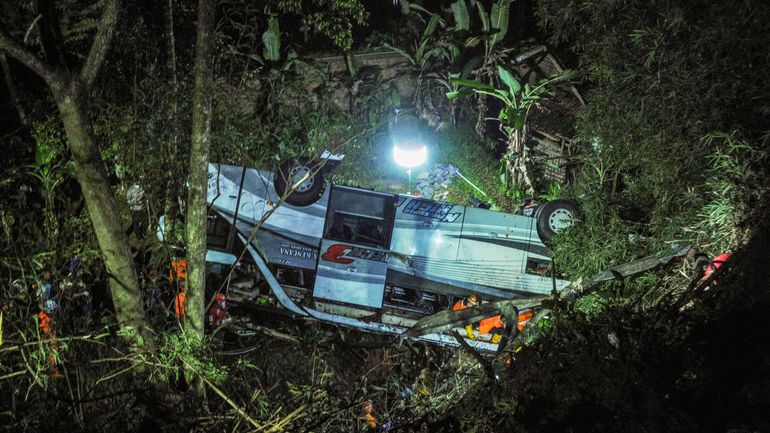 Un accident de bus en Indonésie fait au moins 27 morts