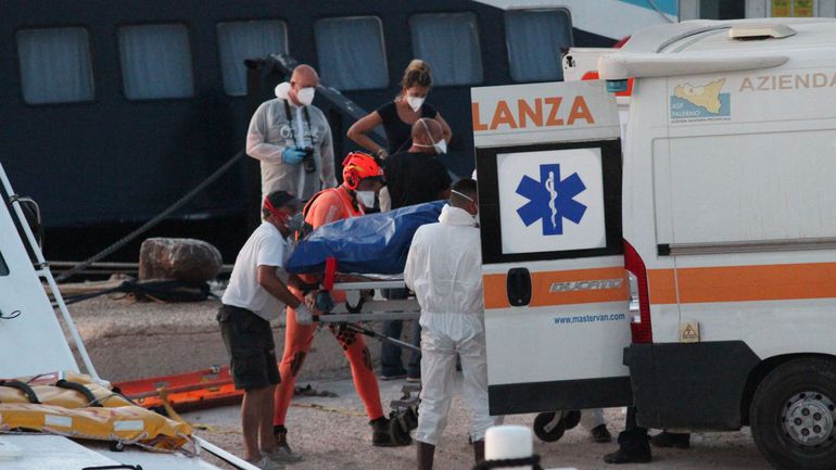Asile et migration : des dizaines de migrants sauvés après leur naufrage au large de Lampedusa