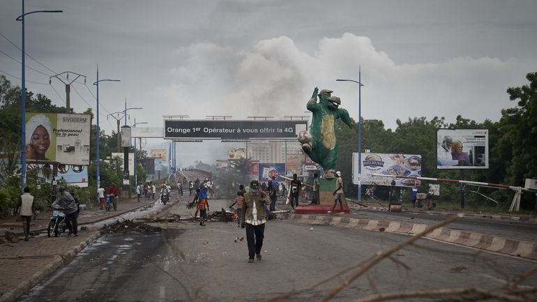 Mali : le pouvoir fait arrêter les leaders de la contestation à Bamako sous haute tension