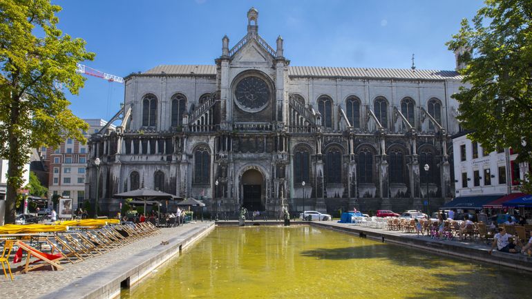 Bruxelles: restauration de la façade nord de l'Église Sainte-Catherine