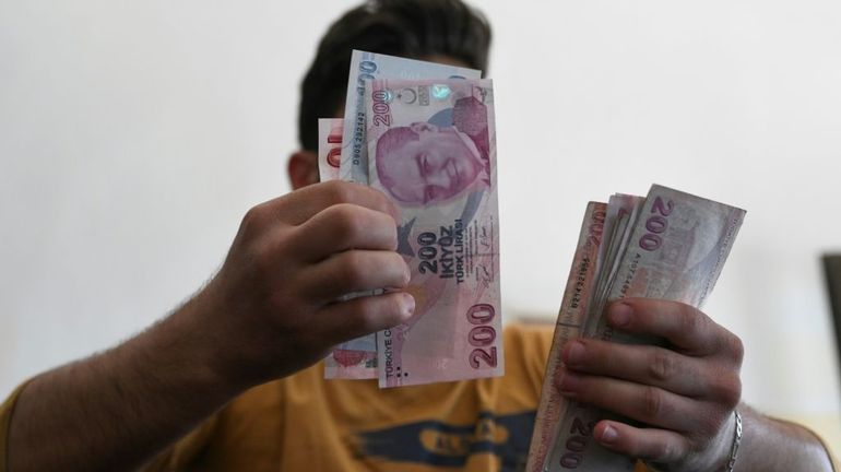 Syrie : à Idleb, la monnaie turque remplace une livre syrienne en chute libre