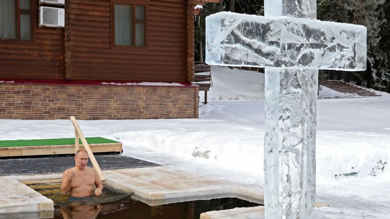 Russie : pour l'Epiphanie orthodoxe, Poutine se baigne dans l'eau glacée