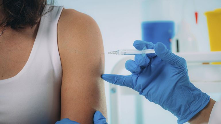 Coronavirus en Belgique : les personnes vaccinées devront-elles respecter une quarantaine ?